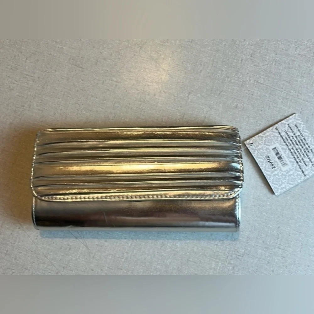 NWT SILVER CLUTCH ENVELOPE STYLE SNAP CLOSURE SOFT SIDED